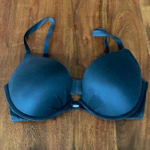 NWOT Victoria’s Secret fabulous black push up bra